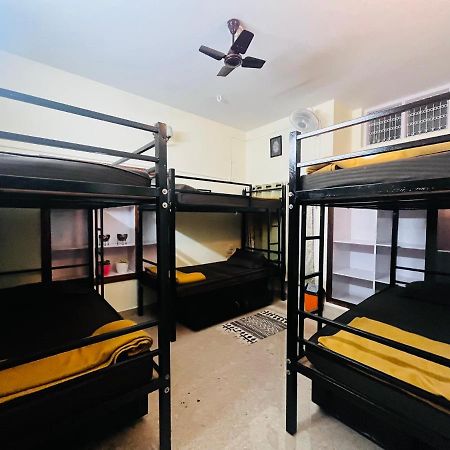 Crossroads Hostel 1980 迈索尔 外观 照片