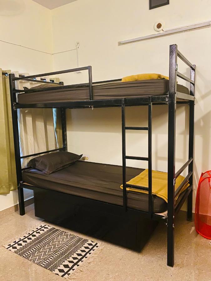 Crossroads Hostel 1980 迈索尔 外观 照片