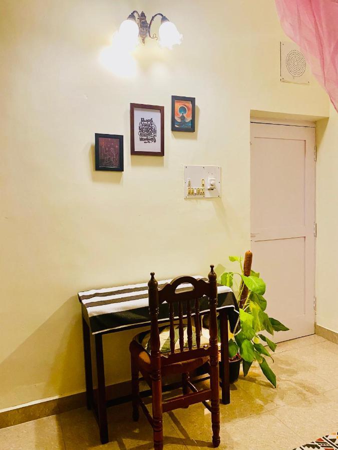 Crossroads Hostel 1980 迈索尔 外观 照片